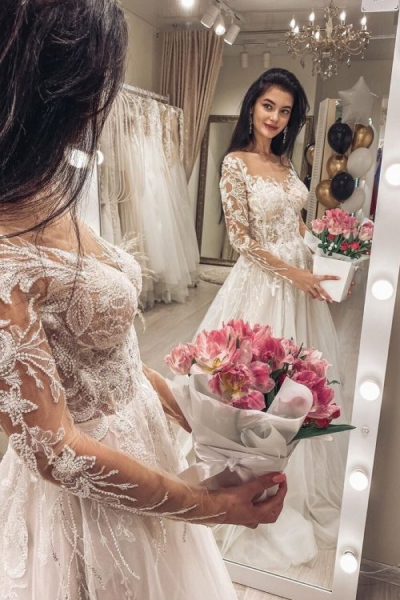 gorgeous wedding dress